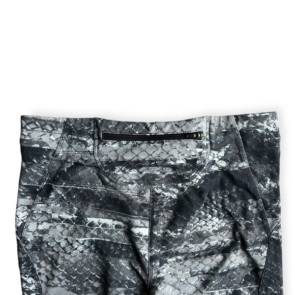 The North Face Motus II Capri Compression Tight Reptile Asphalt Gray, Medium - Picture 5 of 12